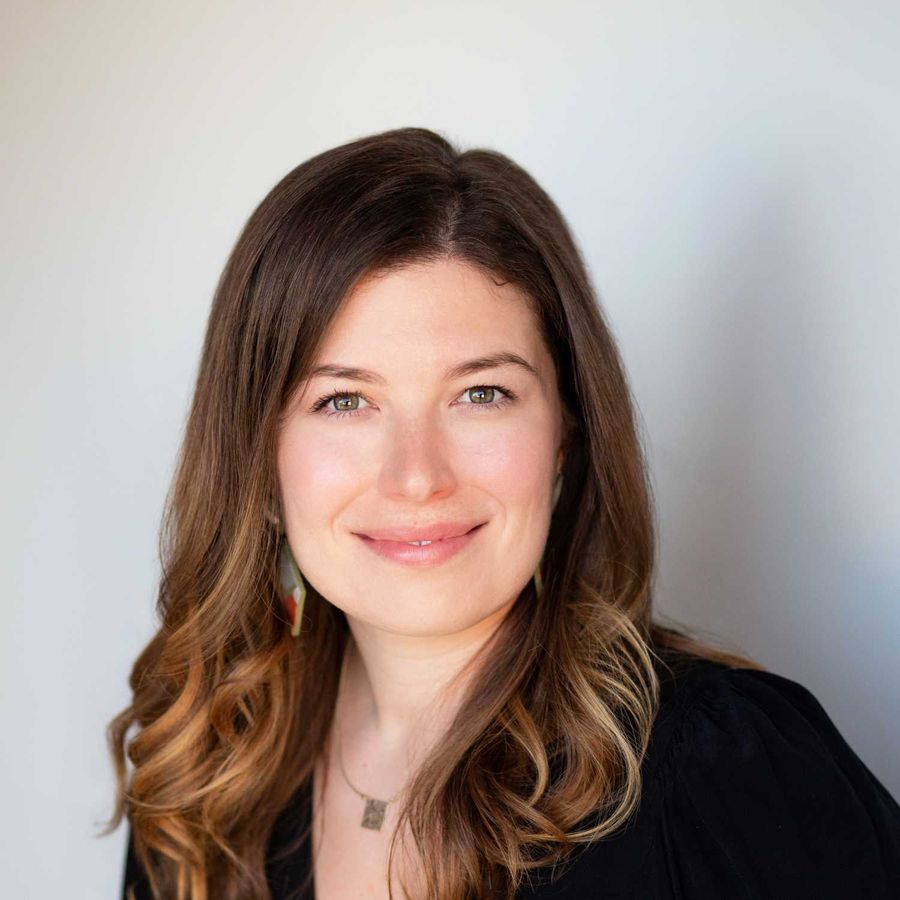 Tell Me What Happened Allie McRaith, Chicagoan & worldwide nomad, recalls the moment her